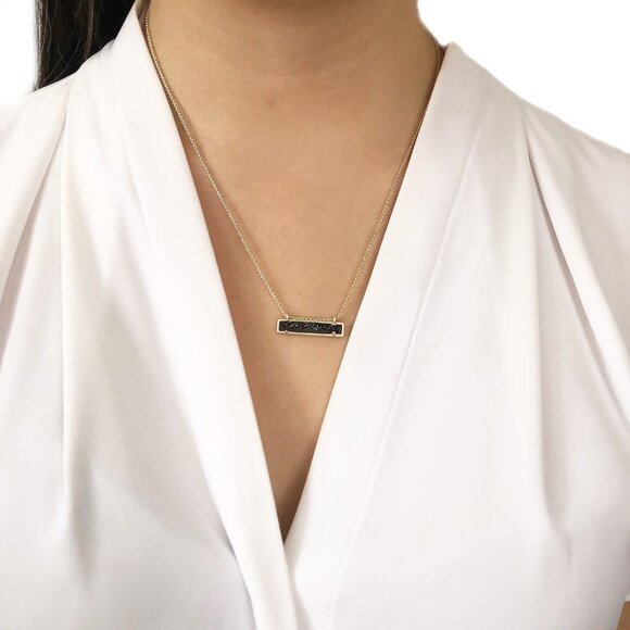 NEW! Kendra Scott GOLD Leanor Bar Multicolor Quartz Necklace Dust Bag - Picture 8 of 9